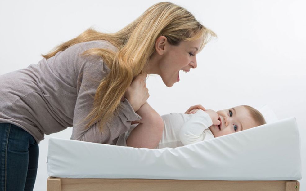 Le meilleur matelas à langer pour bébé ? Experts et parents témoignent